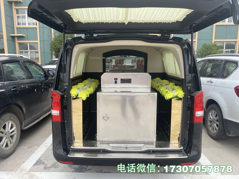 伊春拉遗体殡仪车